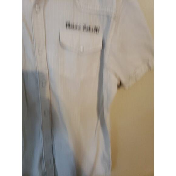 Men's Guess Logo White Shirt Short Sleeves Pockets Button Up Size XL pearl Snap - Picture 8 of 13